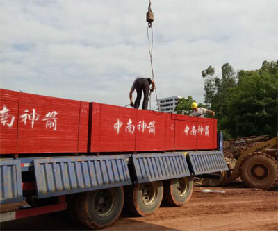 房建竹膠板到達(dá)福建漳州段總工地處